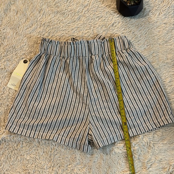 NWT Ci Sono Charcoal/White Striped Shorts Paperbag Waist Elastic size M - Picture 4 of 10